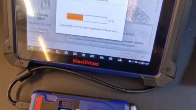 Autel-IM608-generate-universal-key-hardware-version-type-does-not-match-the-program-1